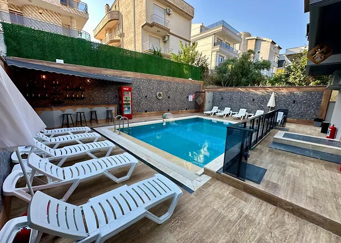 Leo Premium Kusadasi