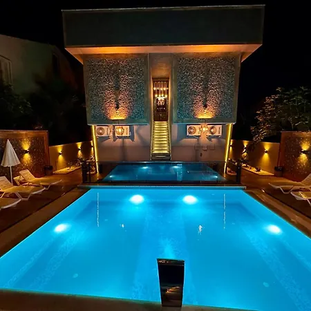 Leo Premium * كوشاداسيه