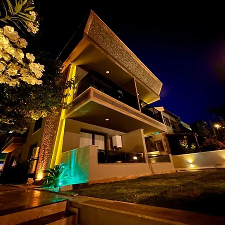 Leo Premium Apartamento Kusadasi