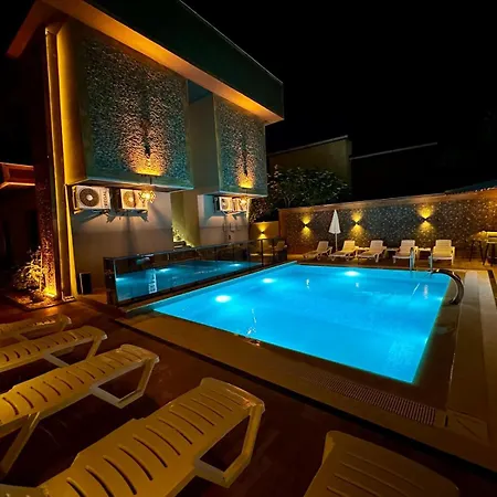 Leo Premium Kusadasi