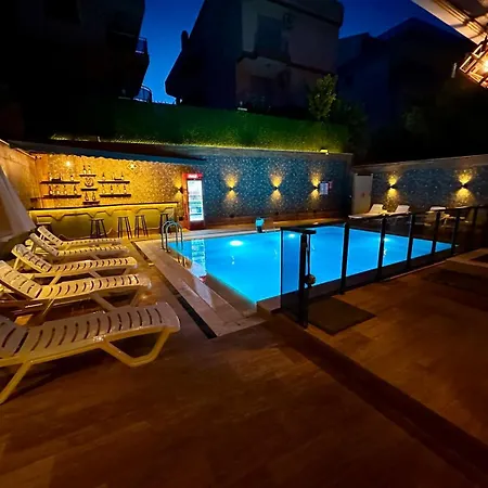 Leo Premium Kusadasi